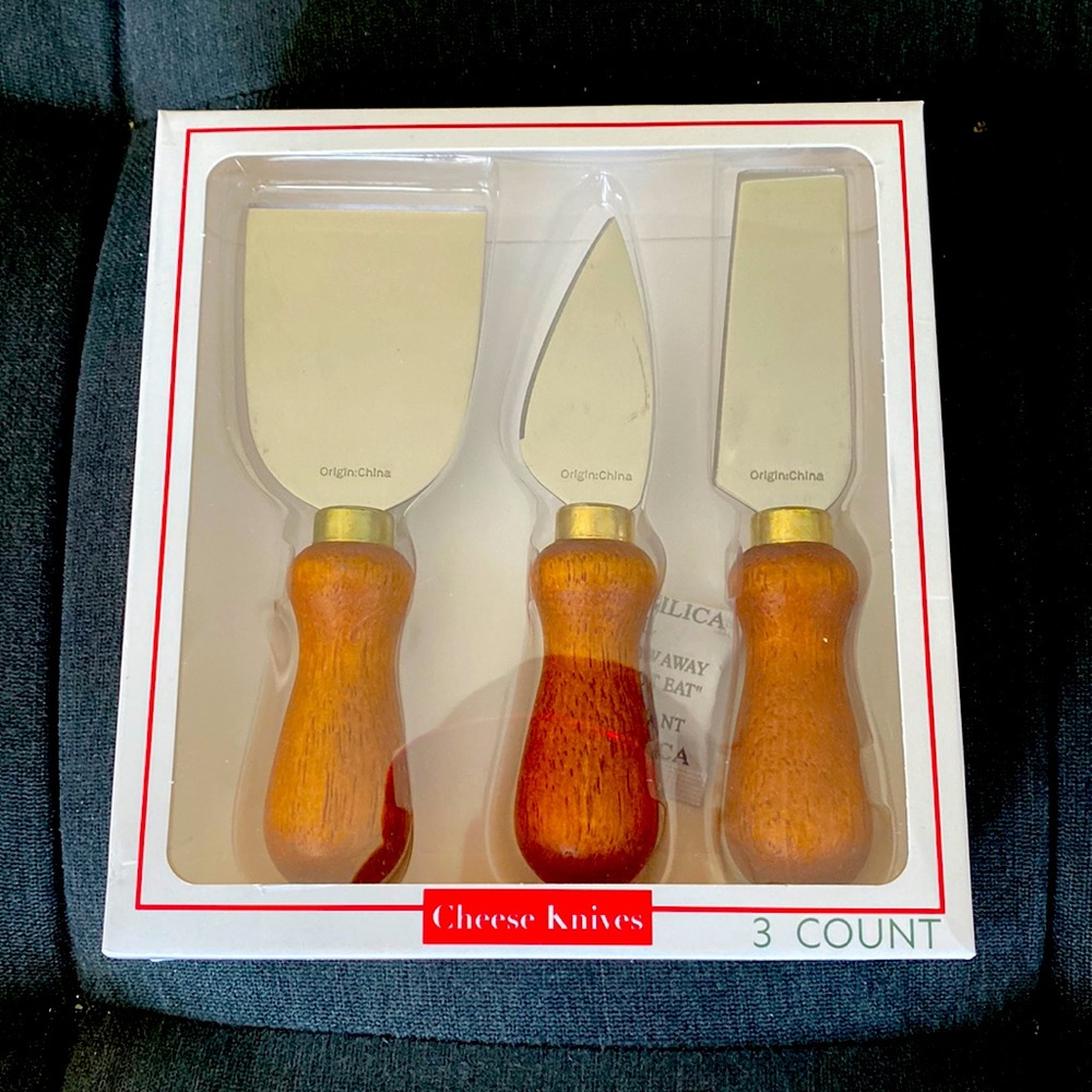 Cheese knives